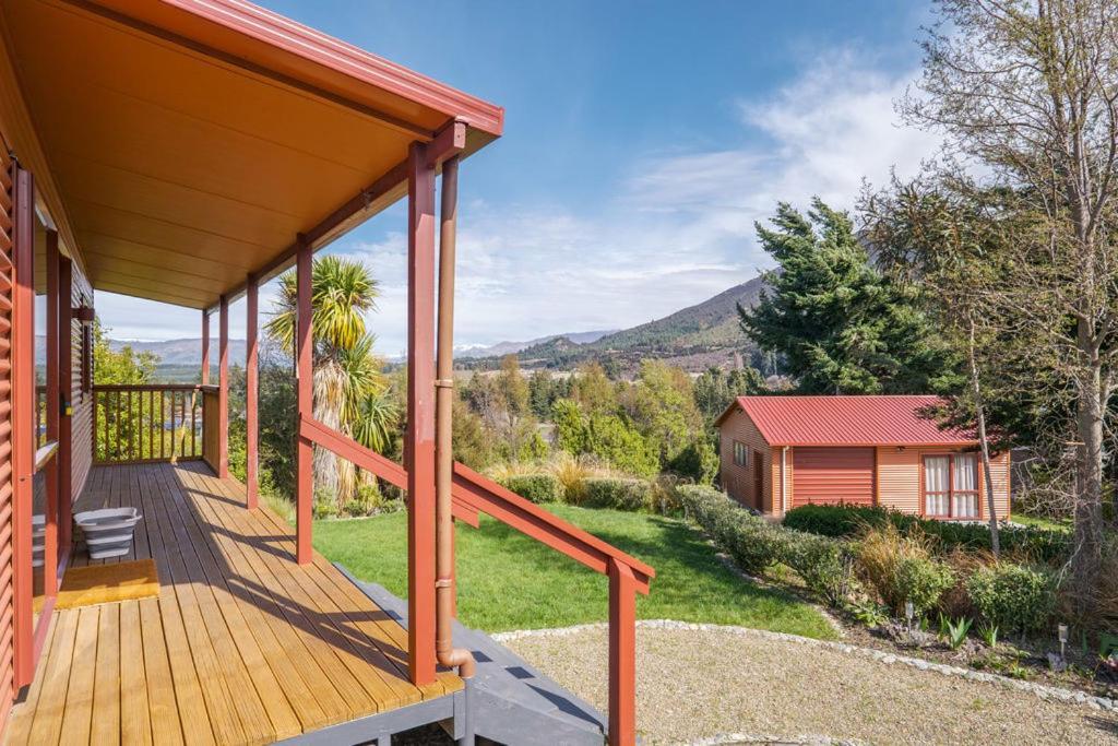 Korimako Ridge - Lake Hawea Holiday Home Luaran gambar