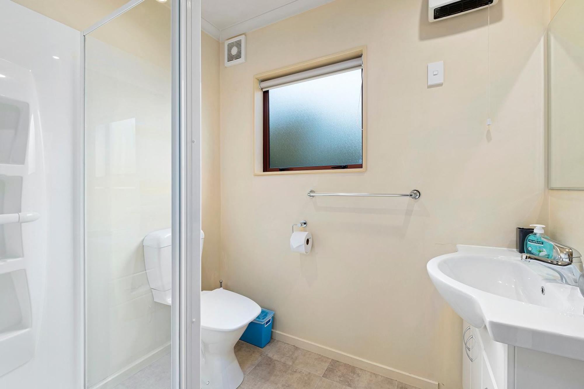 Korimako Ridge - Lake Hawea Holiday Home Luaran gambar