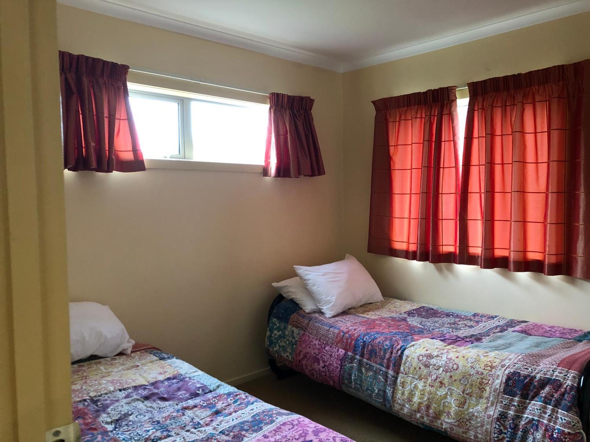 Korimako Ridge - Lake Hawea Holiday Home Luaran gambar